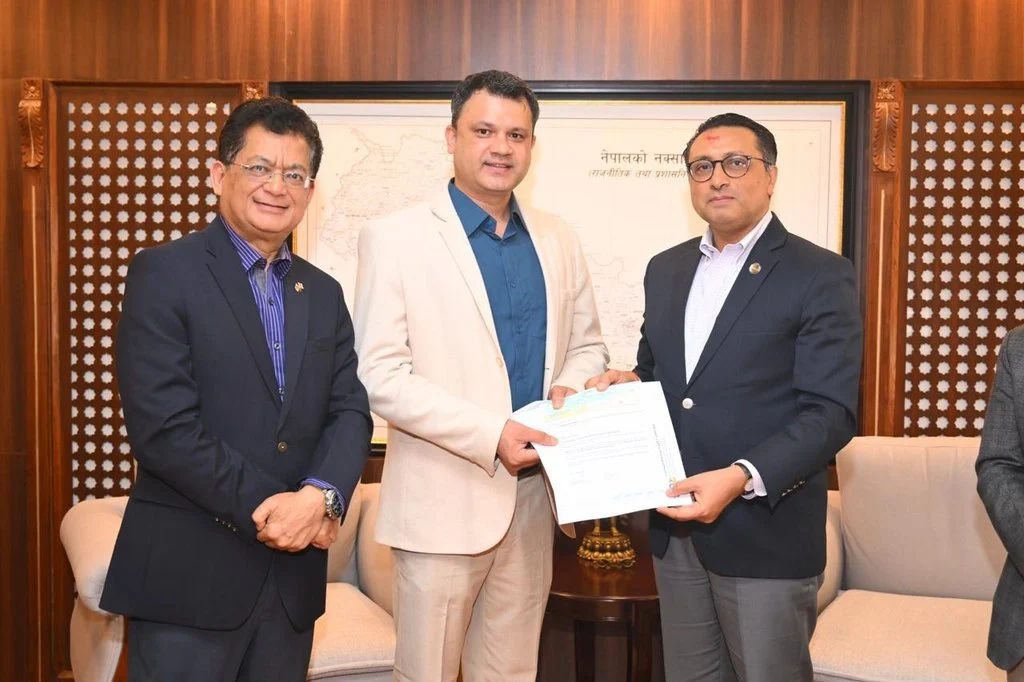 प्रधानमन्त्री दैवी प्रकोप उद्धार कोषमा योगदानस्वरूप अर्थमन्त्रीज्यूलाई १ करोड रुपैयाँ हस्तान्तरण